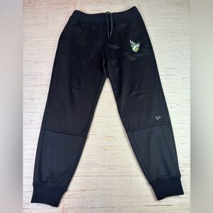 New Era Edmonton Elks CFL Official Sideline Joggers | Men’s Medium Black Green